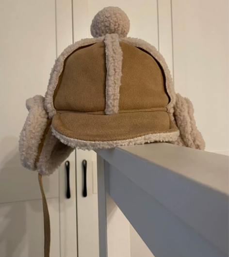 小云朵皮毛一体护耳帽羊羔毛雷锋帽，9.5新...