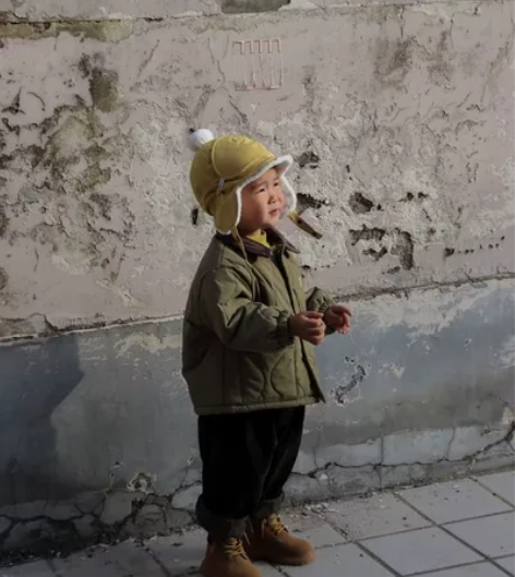 黄色雷锋帽1个，仅拍照戴了一二十分钟，适合...