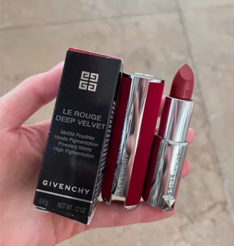 纪梵希红丝绒口红N37 准备要和爸妈去欧洲...