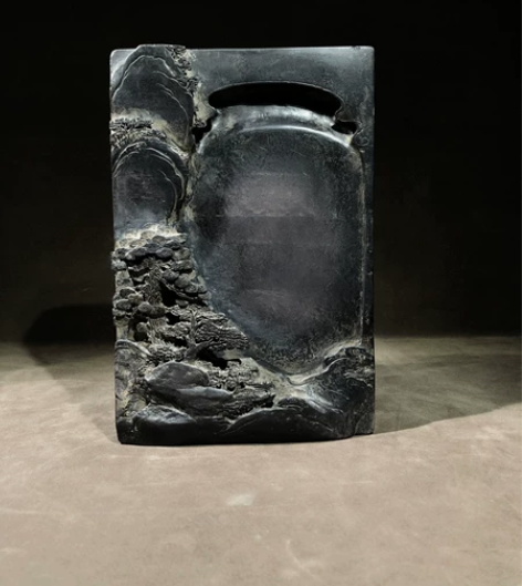 端砚，精细立体镂空高浮雕祥云高山松树，砚形...