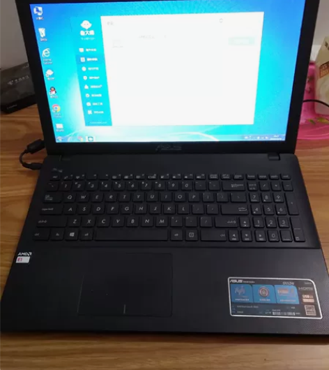 华硕笔记本电脑，4G内存，500G硬盘，9...