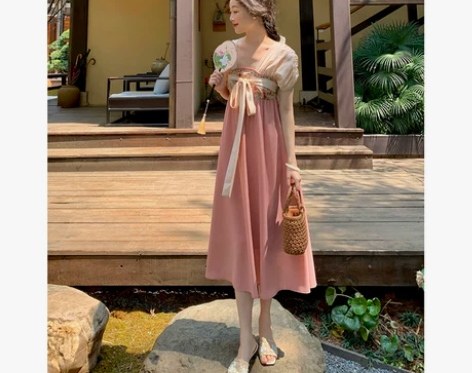 ?王寒嫣改良汉服国风元素裙子女印花复古温柔...