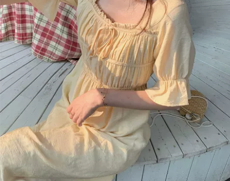 瞌睡兔复古连衣裙女夏设计感小个子清新方领高...