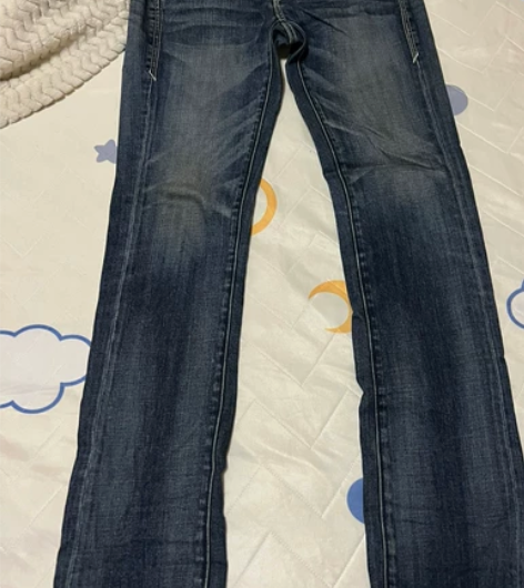 女款牛仔裤，新旧如图包邮出，67腰围，裤长...