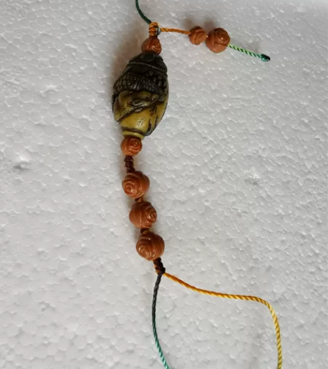 自编手机挂绳（两个） 感兴趣的话点“我想要...