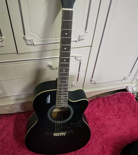 吉他,40英寸,就玩一两次 感兴趣的话点“...