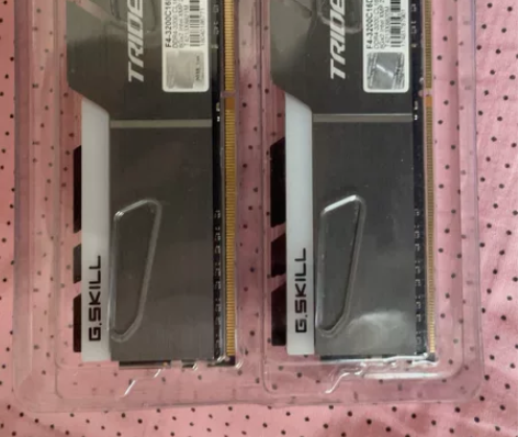 芝奇幻光戟8g2内存频率3200 便宜卖了...