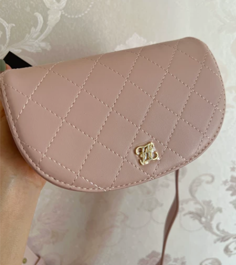 他她(TATA )女斜挎包,宽肩带。 全新...