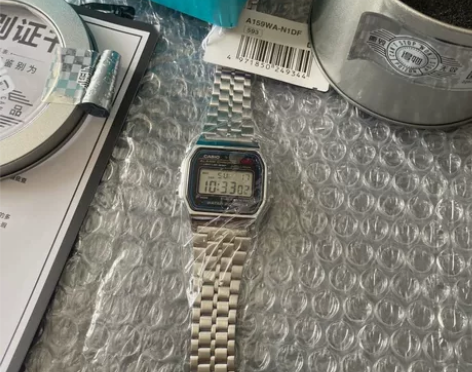 卡西欧159，88吉利数卖了，仅有一些划痕，其他无任何硬件上...