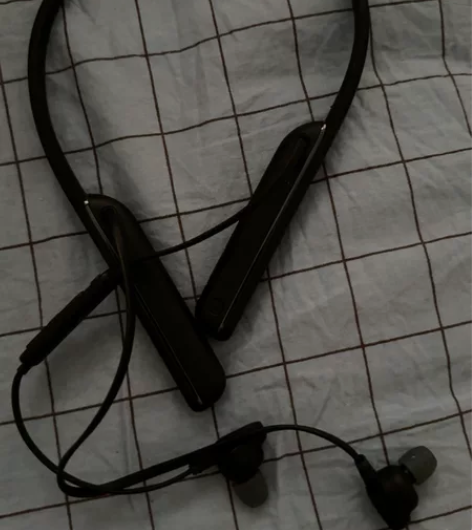 索尼1000xm2，99新买回来没怎么用过...