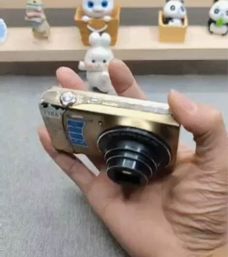 爱国者T70 7764号/屏幕外壳一条裂痕...