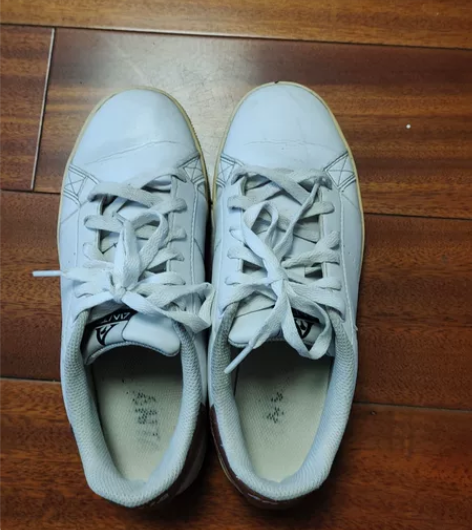 本人闲置安踏鞋子，38码，标准尺码。穿着舒...