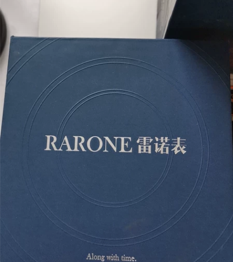 换手表了 雷诺手表 包装盒防尘袋 都在 。...