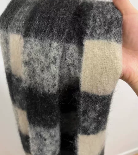 虞书欣同款黑白格子围巾女冬季新款百搭加厚保...