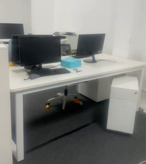 有3张，给钱就拉走。白色会议桌长桌简约现代...