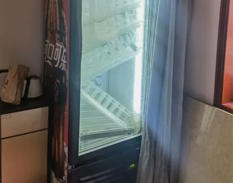 全新饮料柜，之前四千多买的，一次都没有用，...