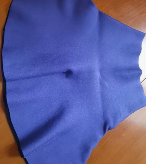 宝蓝色半身包臀裙 穿上一秒魔鬼身材 细腰翘...