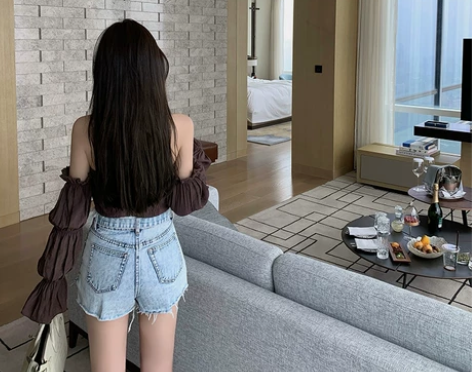 樊樊 手工拉毛边牛仔短裤女夏季新款小众时髦...