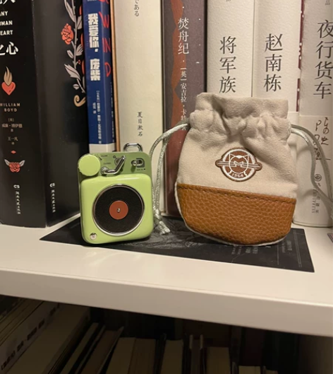 朋友送的，闲置了，外包装盒没有了，只有帆布...