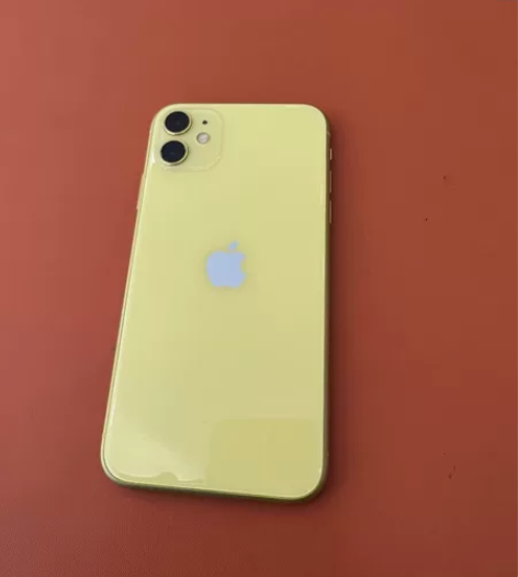 苹果11，64G国行，电池75%，成色95...