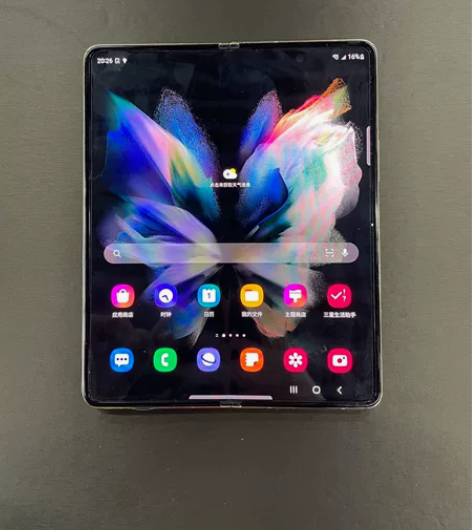 型号：三星 W23 内存：12+512成色...