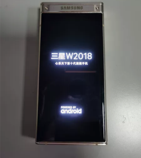 三星w2018黄金版，95新，无拆修。 一...