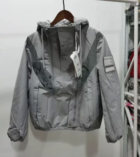 马克华菲男士秋冬羽绒服，灰色连帽羽绒夹克，...