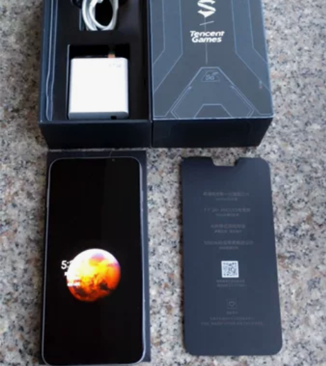 九成新黑鲨3 Pro，12+512G CP...