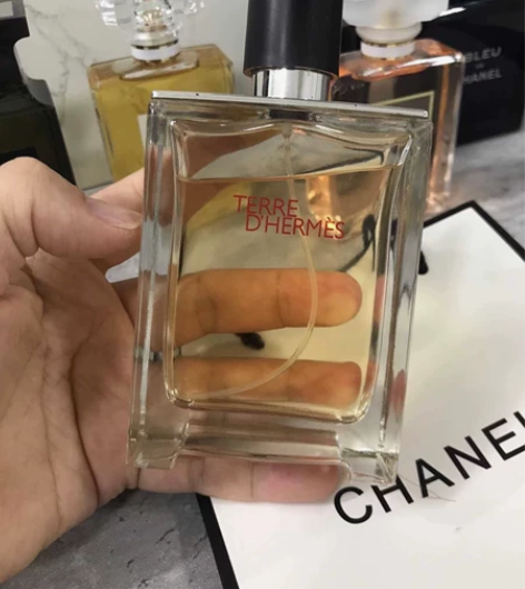 爱马仕大地香水100ml 喷了俩次，购买记...