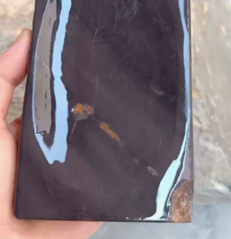 端砚(生虫蛀洞)麻子坑石料墨海 尺寸16....