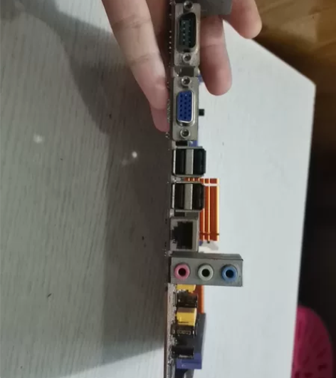 梅捷主板带CPU,CPU型号E7500,内...