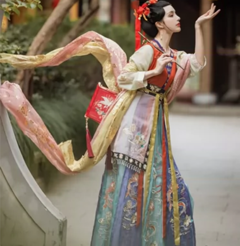 借图出司南阁汉服原创天涯明月刀联名款敦煌衍...