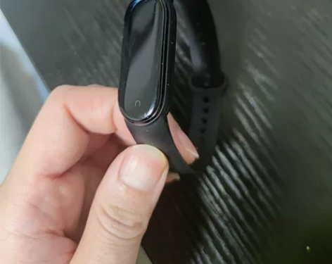 出一个自用小米手环5nfc,屏幕只有很轻微...