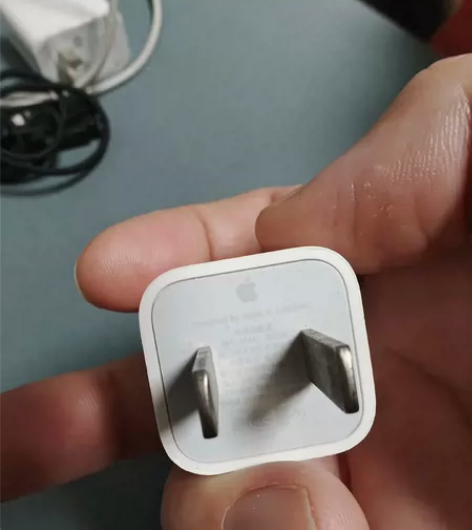 苹果原装充电头 感兴趣的话点“我想要”和我...