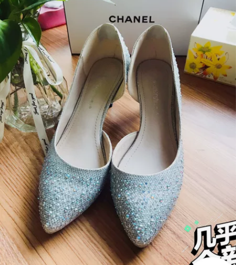 威曼诗水晶鞋，超级好看百搭，采用进口钻石，...