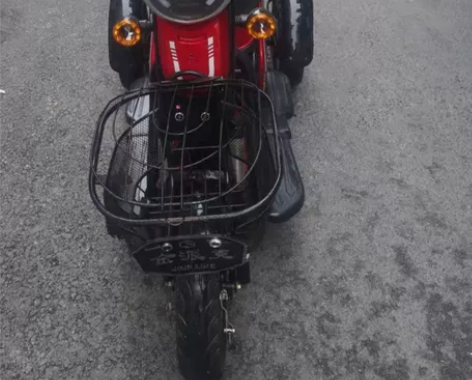 电动三轮车休闲电三轮60v，上一组新电池，...