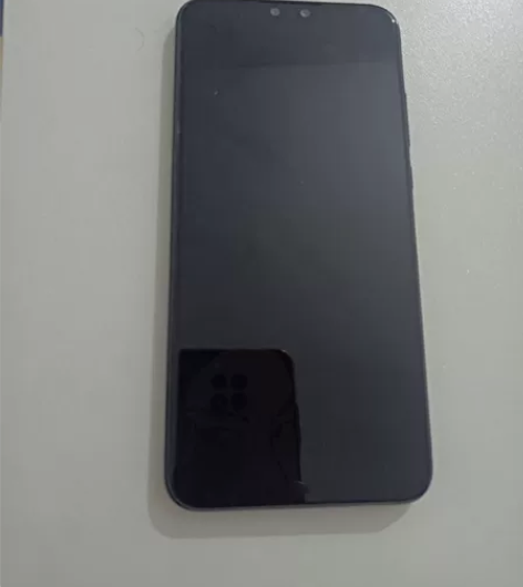 华为畅享9plus 机壳：有轻微划痕和磕碰...