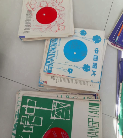 六十七十八十年代的唱片大小一百三十九张 感...