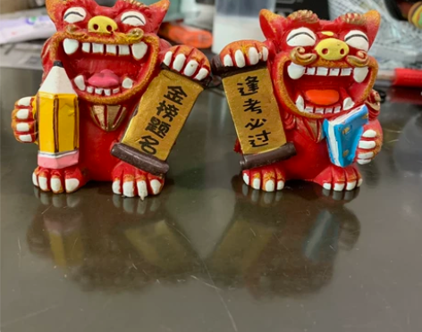 “逢考必过 金榜题名”  一对吉祥摆件全新...