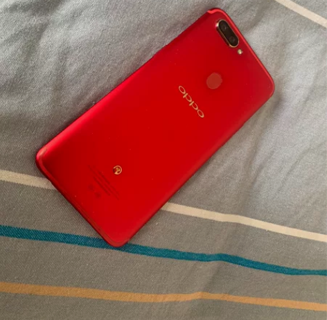 OPPO R11S,媳妇的手机,保养非常好...