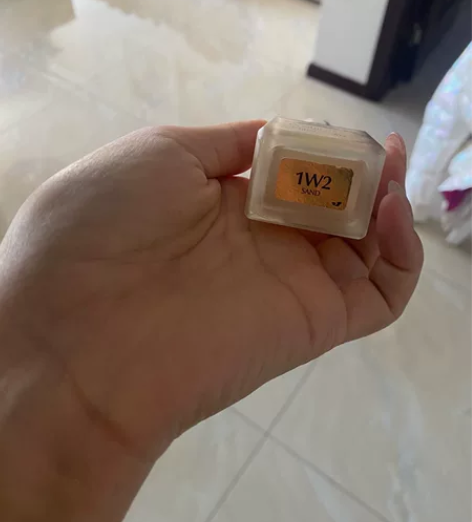 DW粉底雅诗兰黛余量如图 可以用来试色 感...