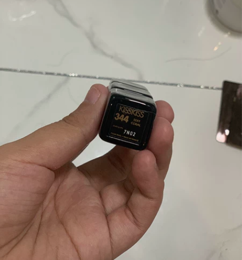 娇兰KISSKISS亲亲唇膏黑管口红缎光水...