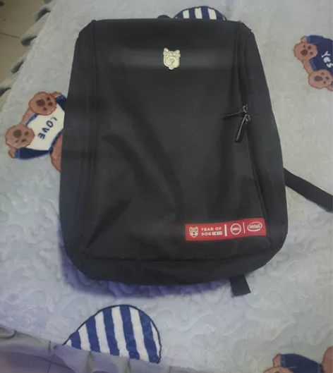 大学期间买的电脑，我只知道是戴尔G3，使用...