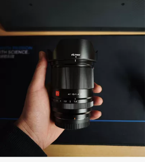 维卓仕13毫米F1.4富士口镜头，唯卓仕1...