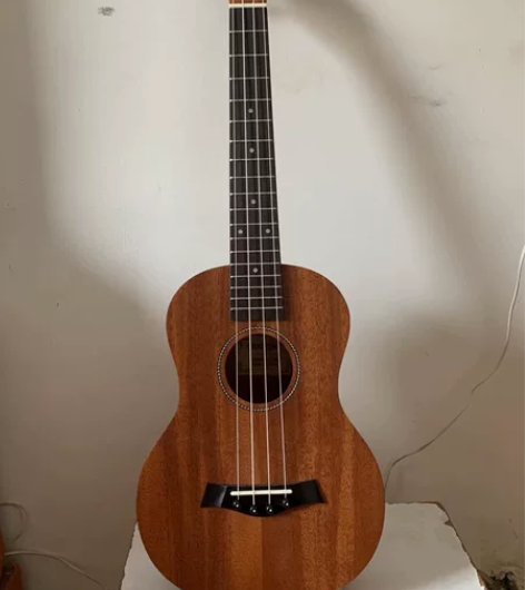 闲置尤克里里！一共就弹过2次！ 感兴趣的话...