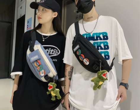 【狂欢价】运动款胸包男士潮牌小背包日系大容...