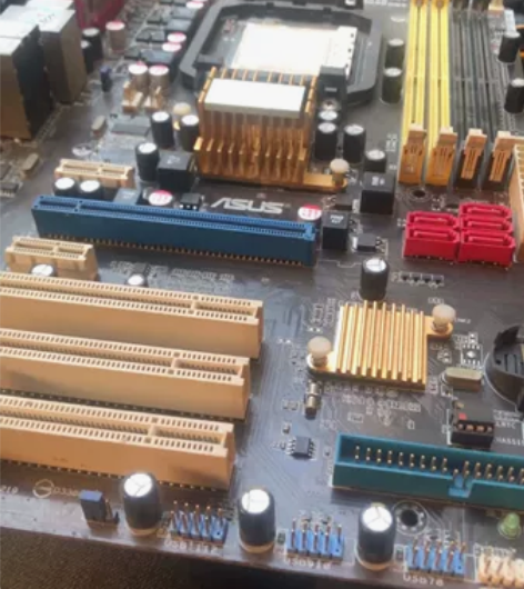 华硕主板，型号自己看图！二手物品，应该是好...