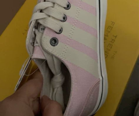 全新女帆布鞋36码 感兴趣的话点“我想要”...