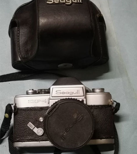 海鸥DF～1照相机，品相如图，快门好使，里...