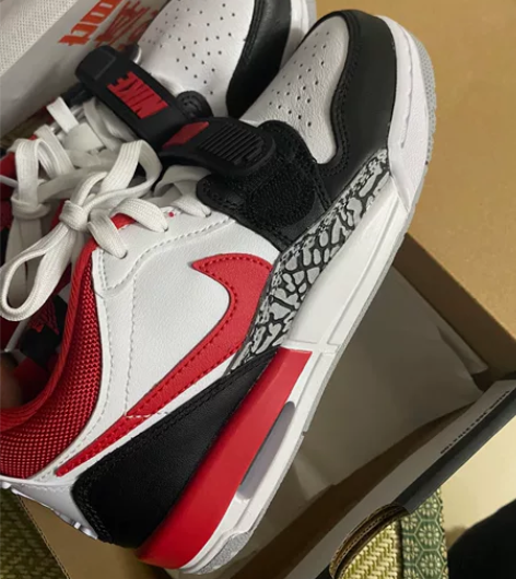 NIKE 乔丹AJ运动鞋 全新线下专柜买的...